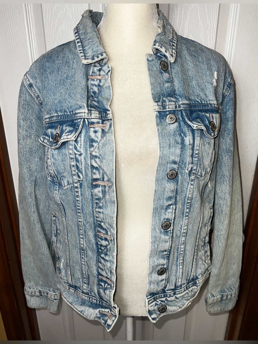 Old Navy Denim Jacket Jean Jacket Shacket Distressed Light Blue Women’s S